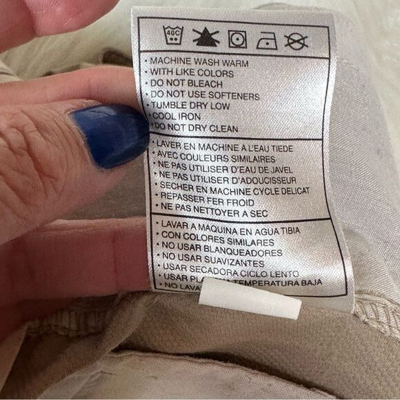 Nike ACG Tan Cargo Shorts for Everyday Comfort - Picture 7 of 10